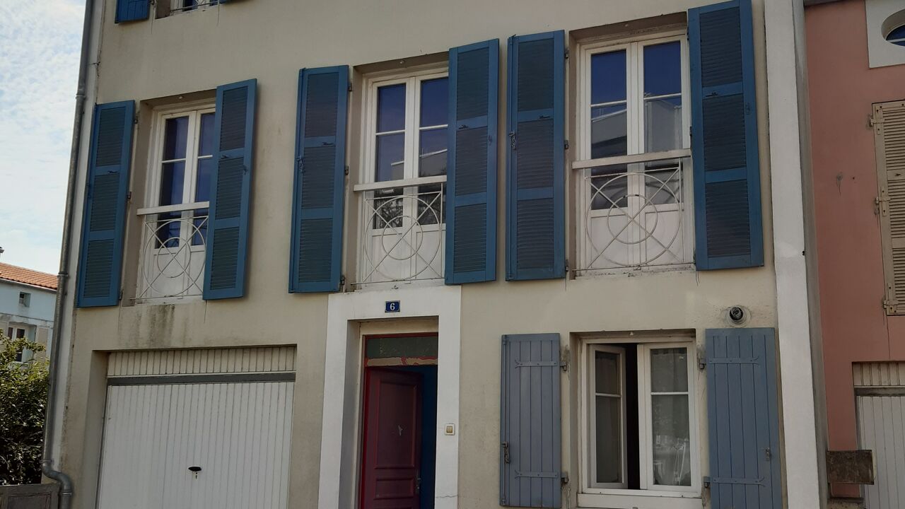 maison 6 pièces 111 m2 à vendre à Rochefort (17300)