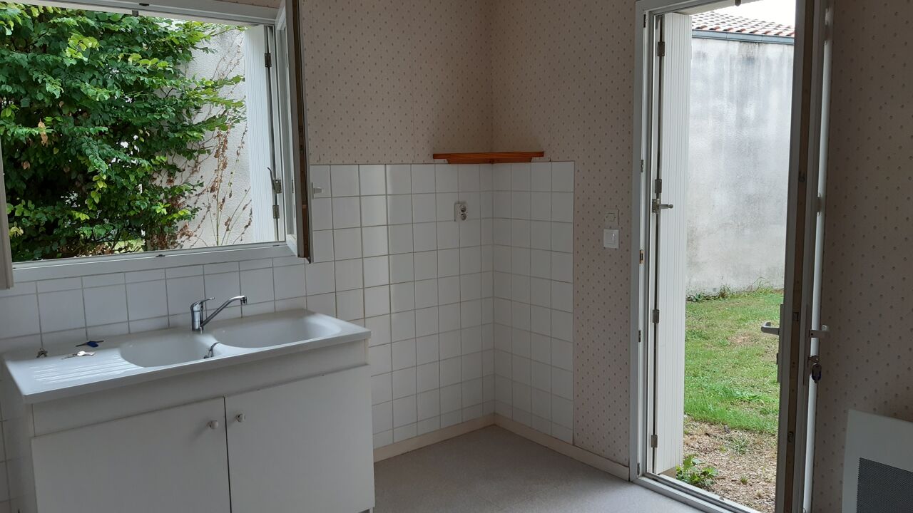 maison 3 pièces 61 m2 à vendre à La Crèche (79260)