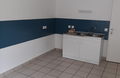 vente maison 74 017 € à proximité de Mazeuil (86110)