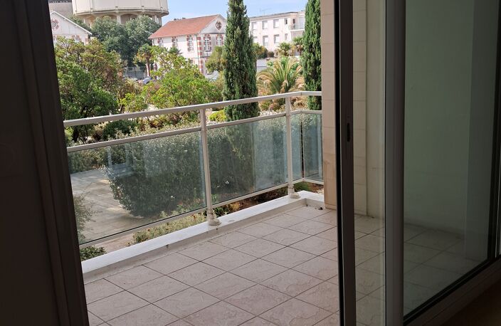Location appartement 4 pièces 85 m² à La Rochelle (17000) — photo 4