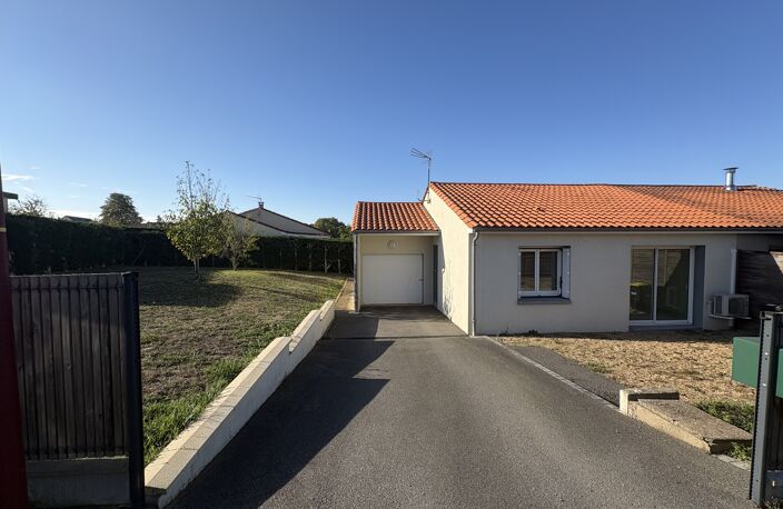 Vente maison 3 pièces 64 m² La Chapelle-Saint-Laurent (79430) — photo 2