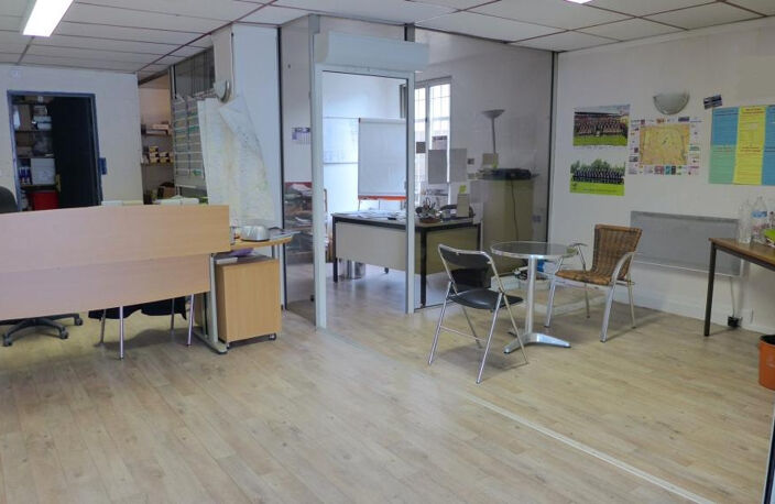Barrière de Paris - Local commercial de 135m2 — photo 2