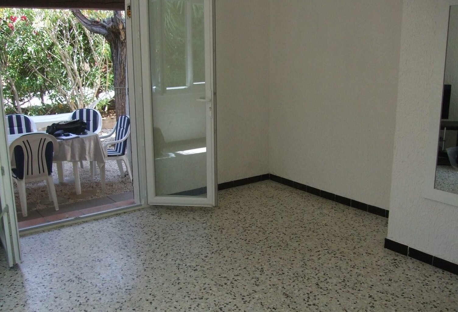 Bureaux 2 pièces La FARLEDE — photo 1