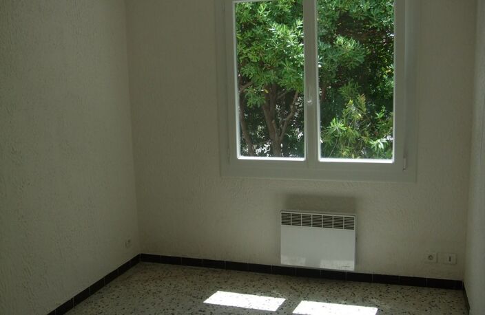 Bureaux 2 pièces La FARLEDE — photo 2