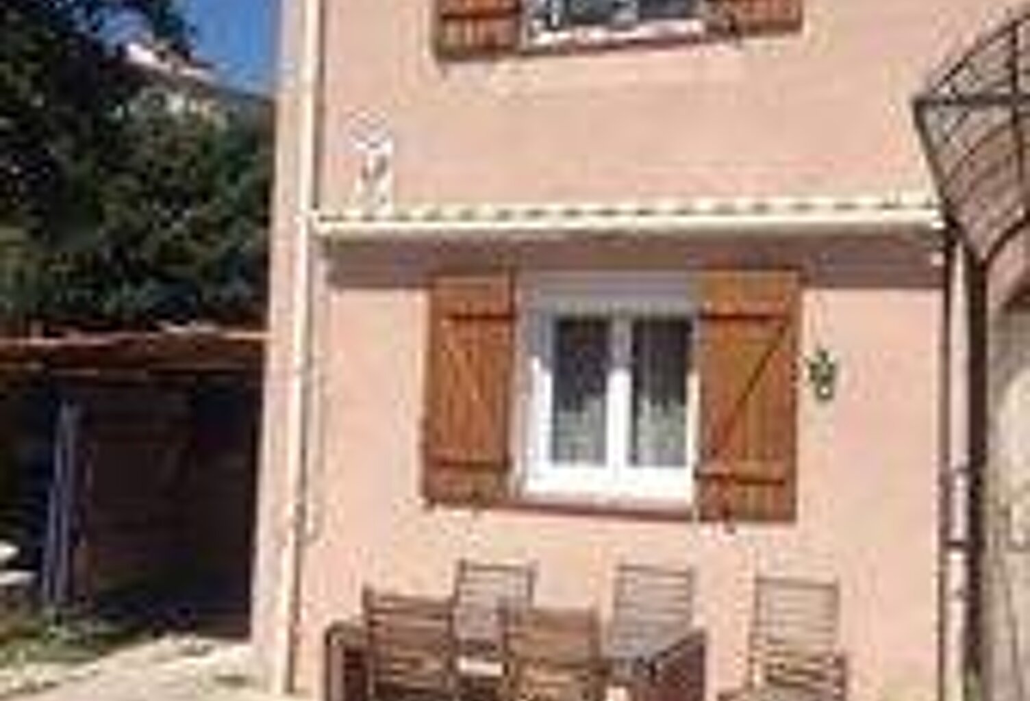 Villa T4, mitoyenne par 2 murs. — photo 1
