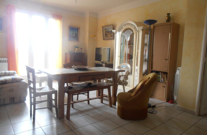 Appartement type 2 traversant en parfait état sur le port de la — photo 2