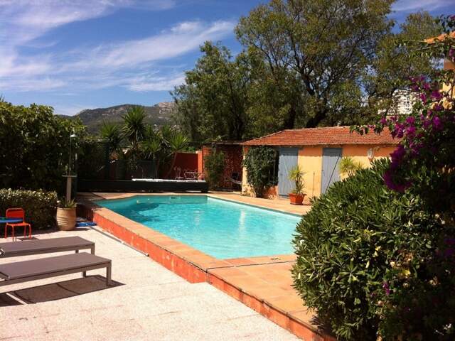Maison plain pied avec piscine — photo du bien
