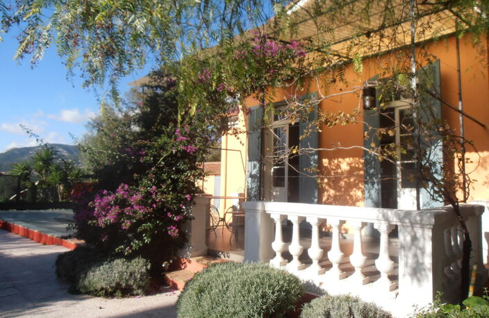 Maison plain pied avec piscine — photo 2