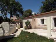 Dans impasse, maison de plain pied avec piscine, environnement b — photo 2