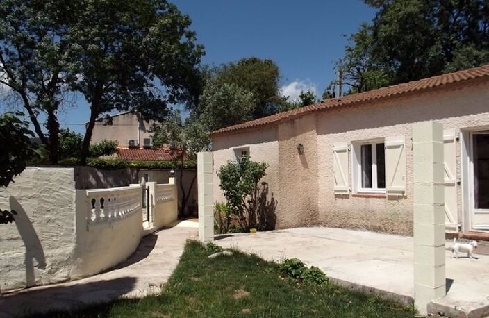 Dans impasse, maison de plain pied avec piscine, environnement b — photo 2