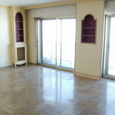 Appartement 3 pièces 700 €