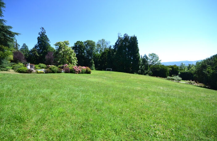 Proche Lyon,manoir XIXème,650 m2 hab,parc de 3ha,piscine. — photo 2