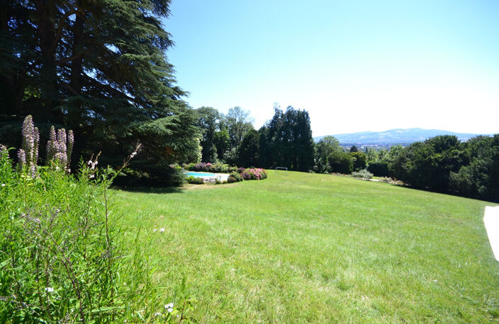 Proche Lyon,manoir XIXème,650 m2 hab,parc de 3ha,piscine. — photo 3