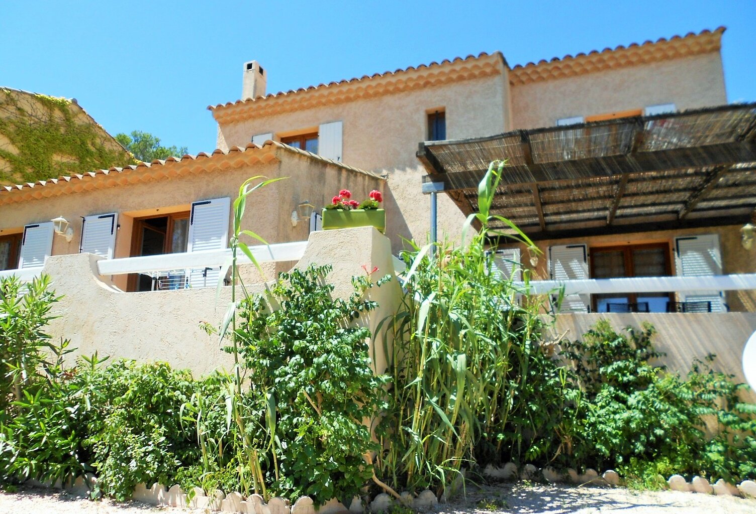 Vente maison   Fréjus (83600) — photo 1