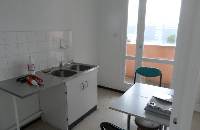 A VENDRE - Appartement — photo 2