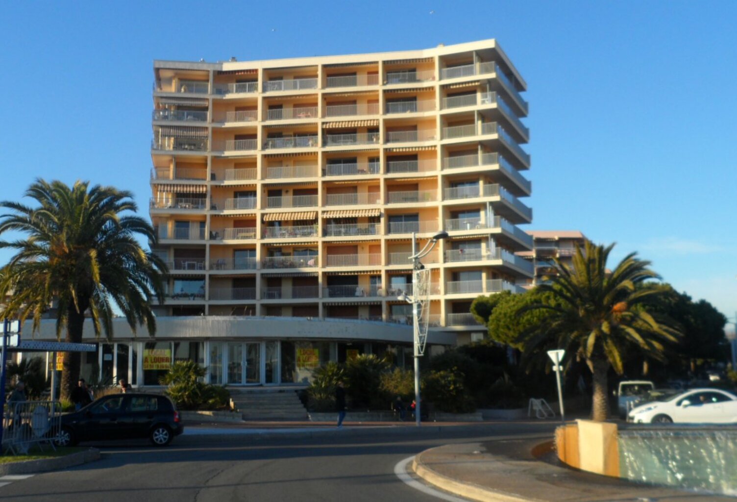 Vente appartement   Fréjus (83600) — photo 1