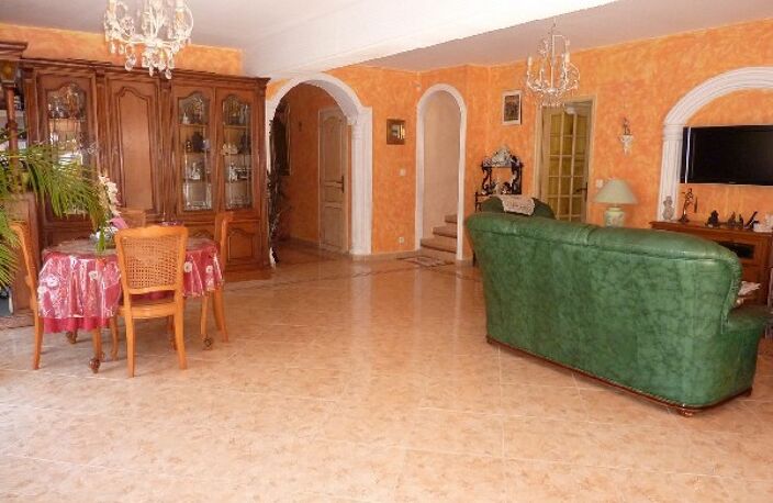 Vente maison 4 pièces 166 m² Six-Fours-les-Plages (83140) — photo 3
