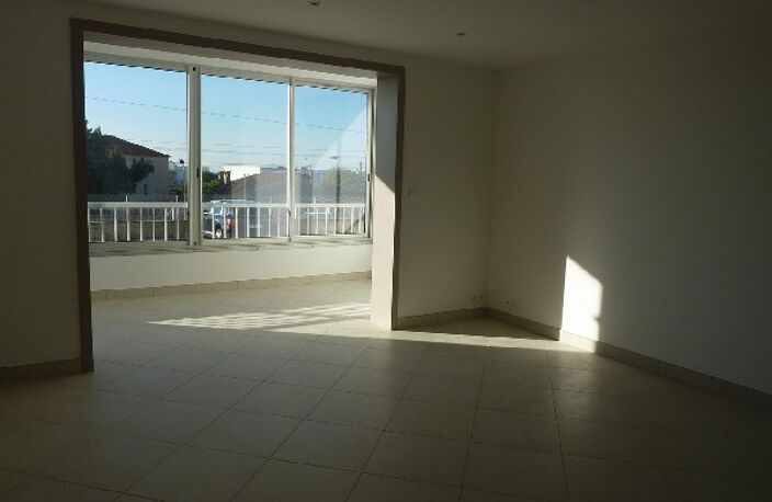 Vente appartement 2 pièces 48 m² Bandol (83150) — photo 2