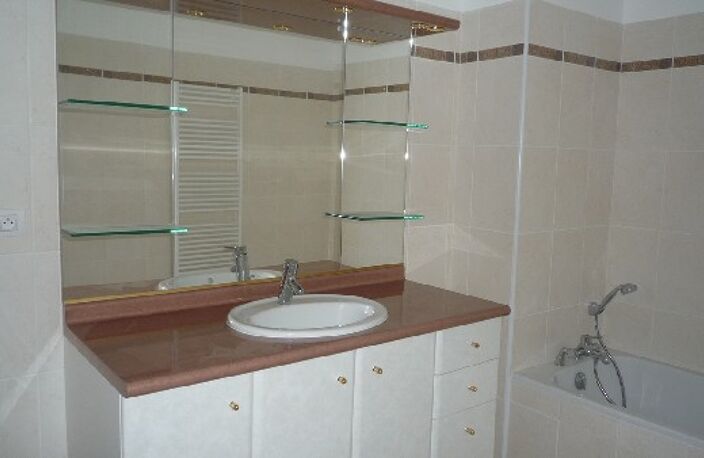 Vente appartement 3 pièces 84 m² Bandol (83150) — photo 2