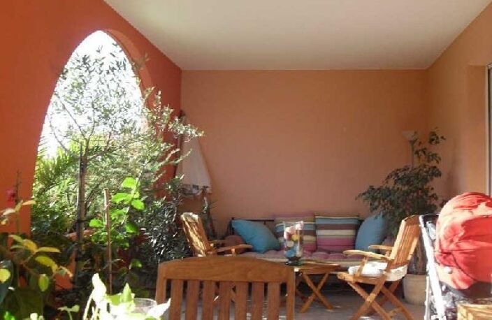 Vente appartement 3 pièces 65 m² Saint-Cyr-sur-Mer (83270) — photo 2