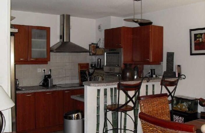 Vente appartement 3 pièces 65 m² Saint-Cyr-sur-Mer (83270) — photo 4