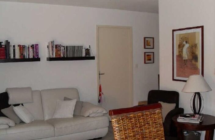 Vente appartement 3 pièces 65 m² Saint-Cyr-sur-Mer (83270) — photo 5