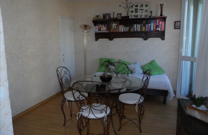 A VENDRE - Appartement — photo 2