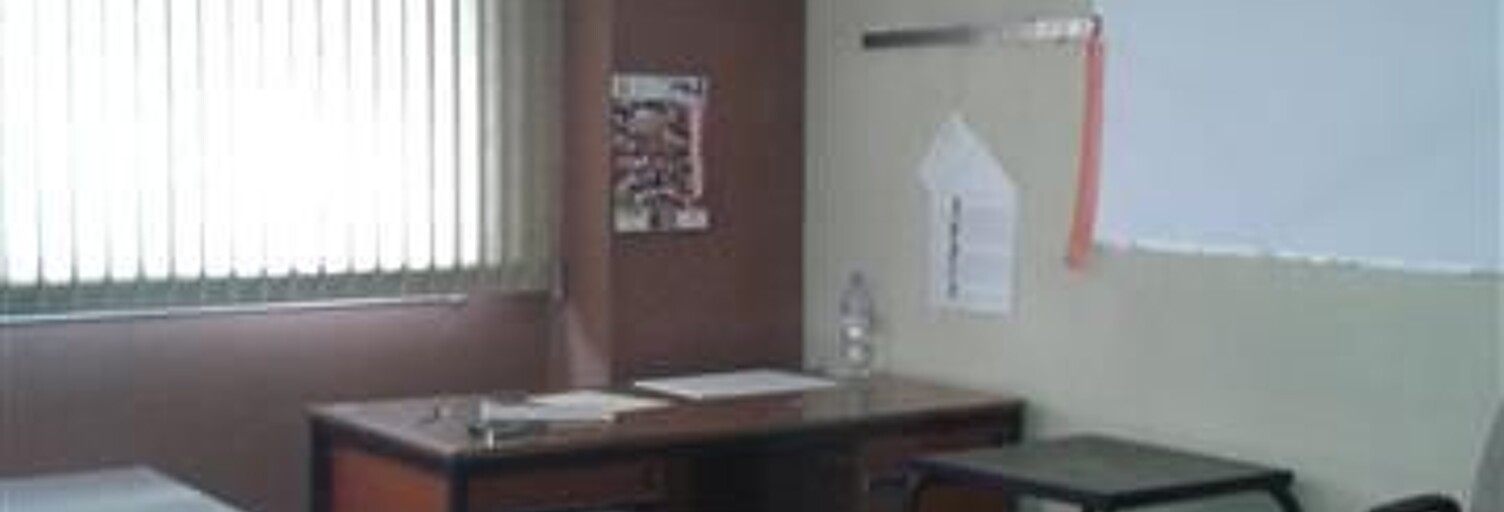 Commerce  1330 m² à louer à Calais (62100)