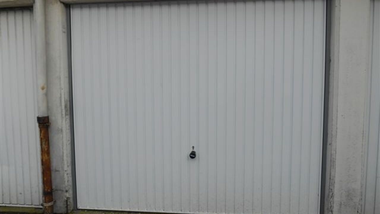 garage  pièces  m2 à vendre à Calais (62100)