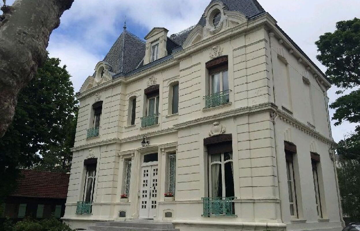 maison 10 pièces 260 m2 à vendre à Calais (62100)