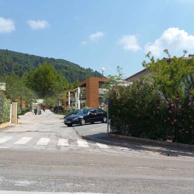 Appartement  135340 €