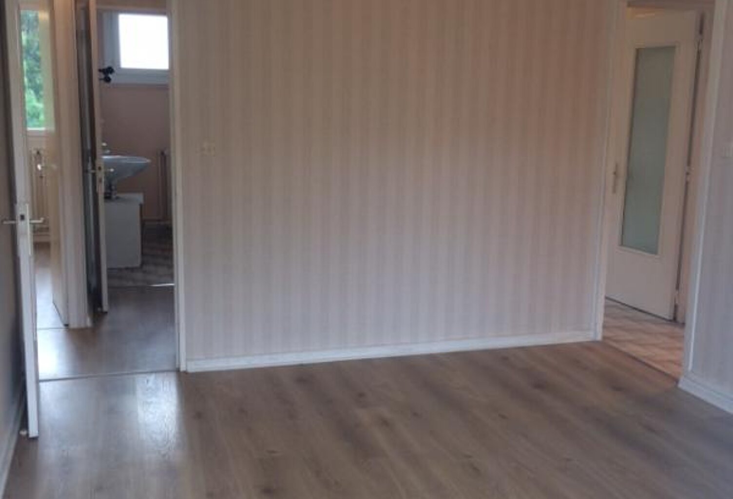 Location appartement 3 pièces 55 m² à Saint-Genis-Laval (69230) — photo 1