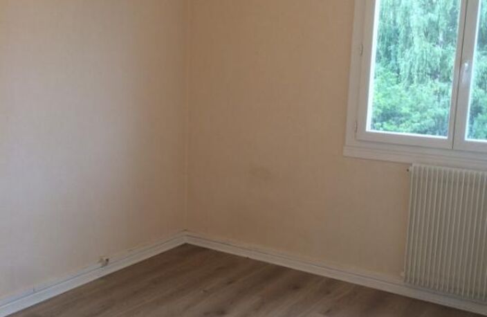 Location appartement 3 pièces 55 m² à Saint-Genis-Laval (69230) — photo 5