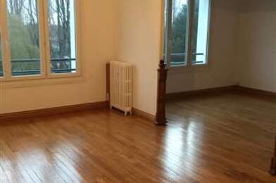 Appartement 3 pièces 730 €