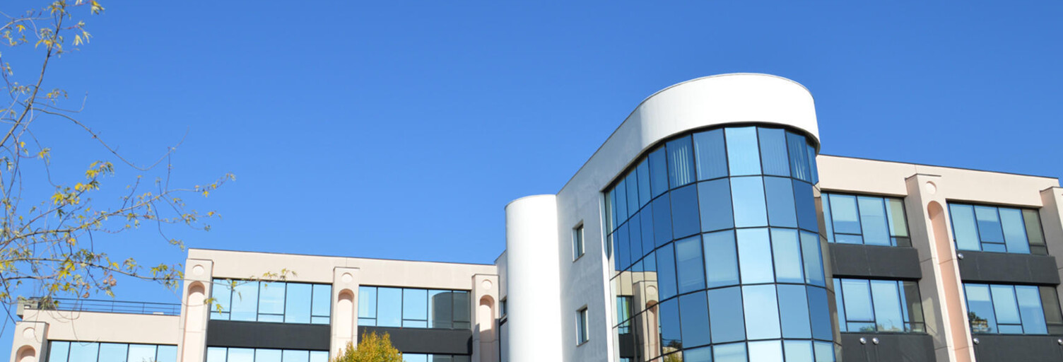 Immeuble  437 m² à louer à Annecy (74370)