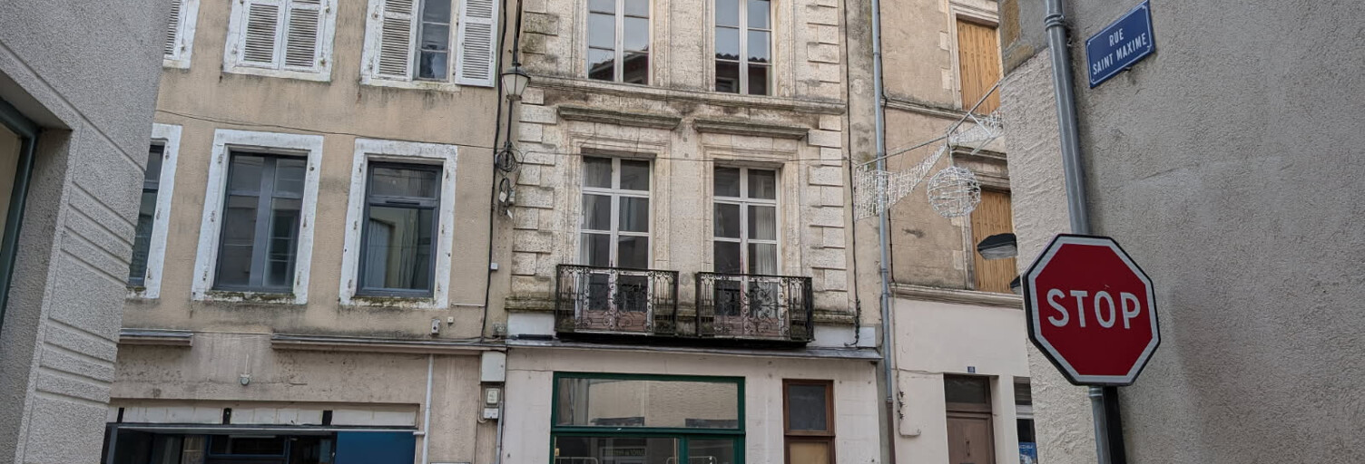 Immeuble  358 m² à vendre à Confolens (16500)