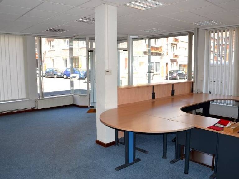 Bureau 9 pièces 180 m² — photo 1