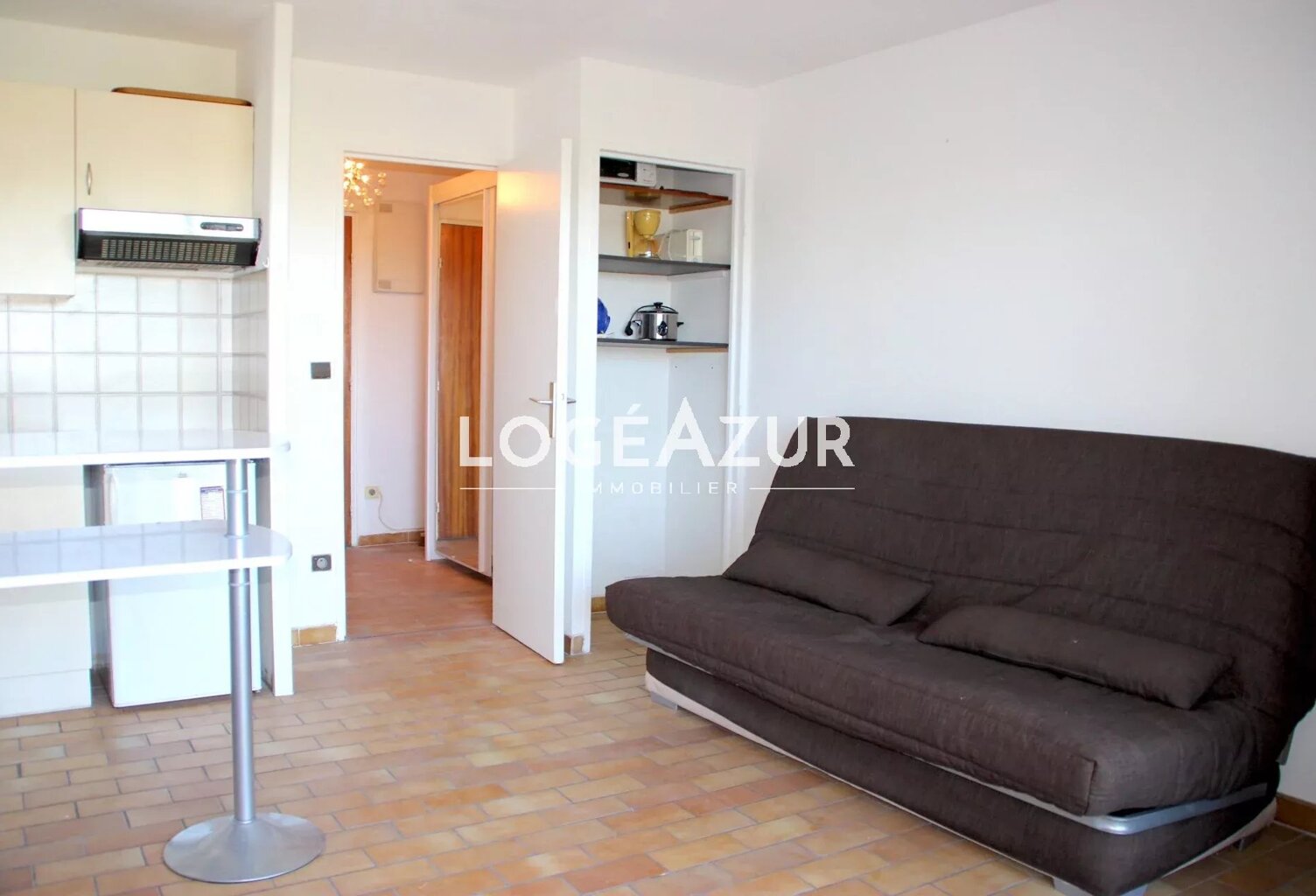 Location studio meublé vue mer Antibes - Moyennes Bréguières — photo 1