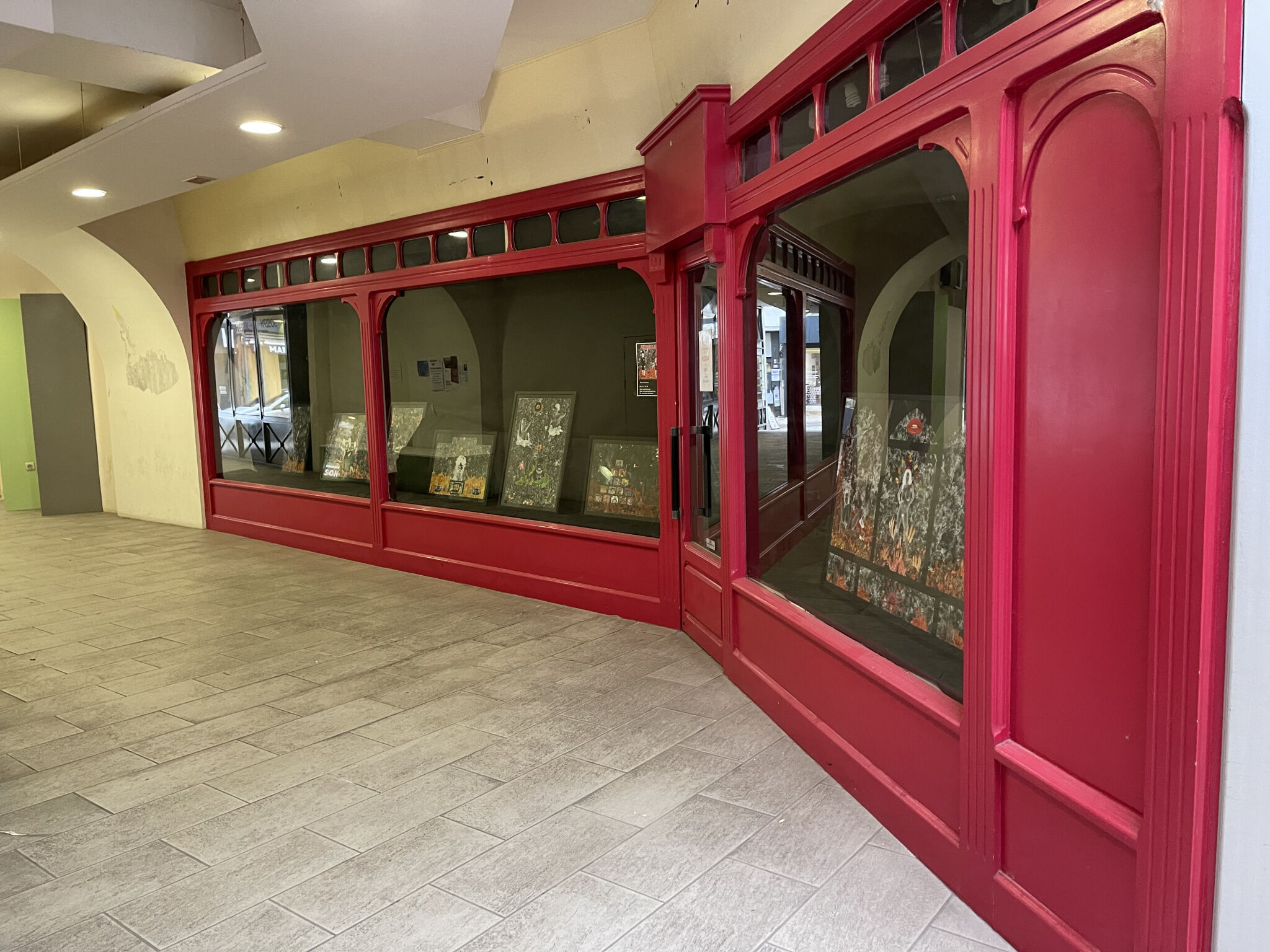 Local commercial  à louer Aubenas 07200