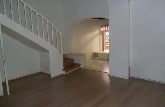 AUBENAS PASSAGE GAMBETTA - Local commercial — photo 3