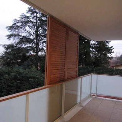 Appartement 4 pièces 990 €