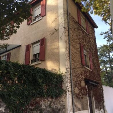 Maison 6 pièces 1320 €