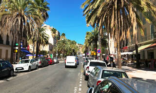 Commerce  65 m² à vendre à Hyères (83400)