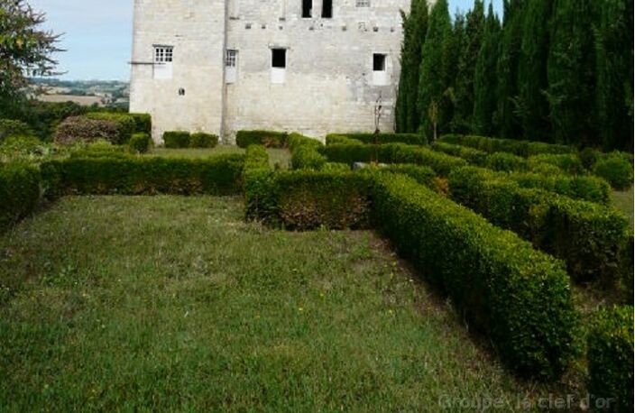 CHATEAU GASCON MONUMENT HISTORIQUE — photo 3