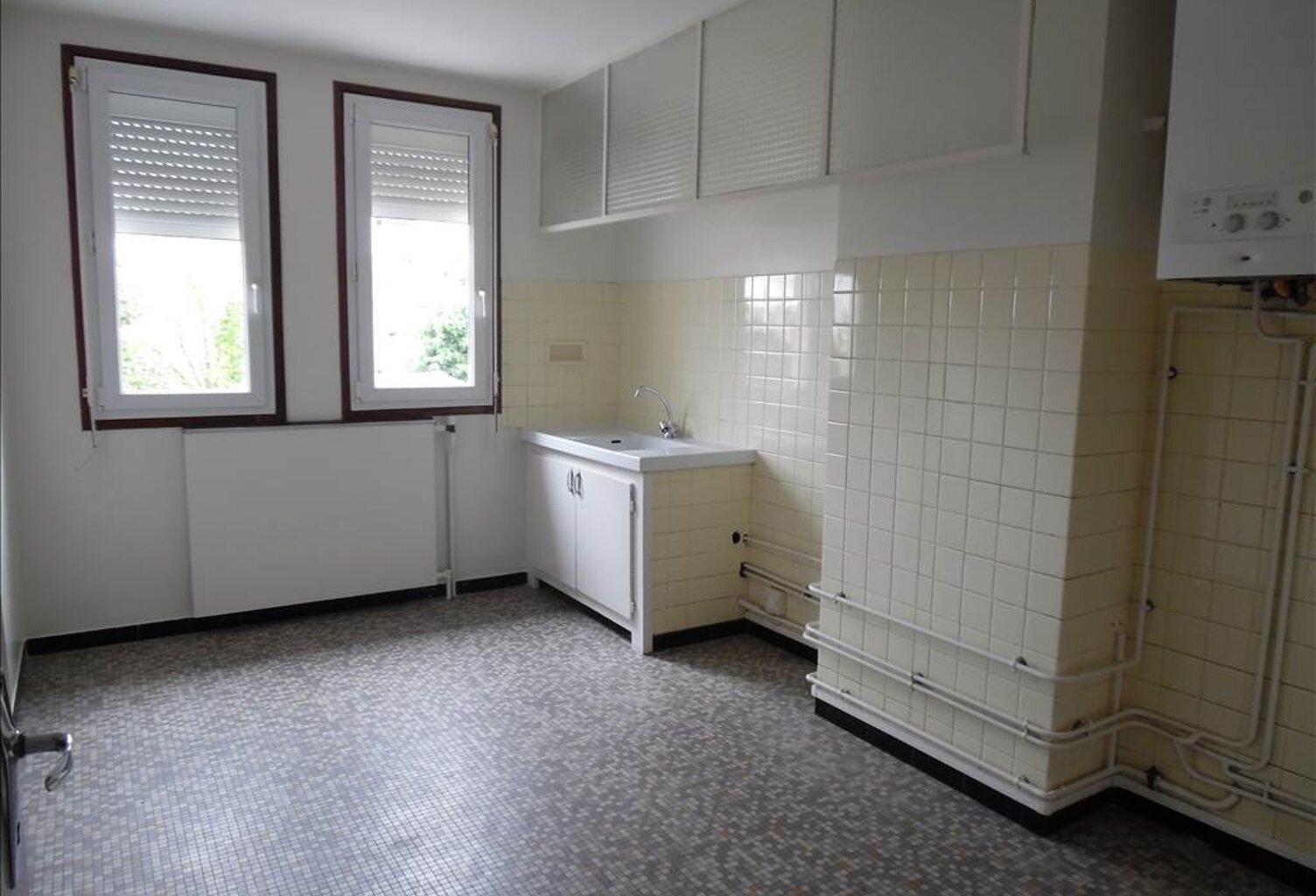 A LOUER - Appartement — photo 1