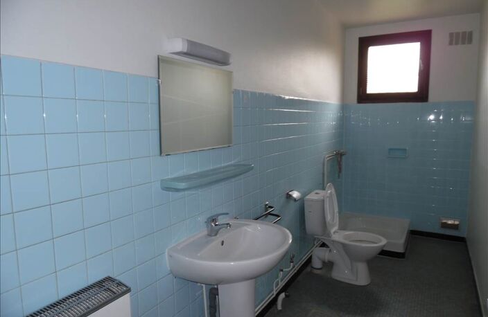 A LOUER - Appartement — photo 4