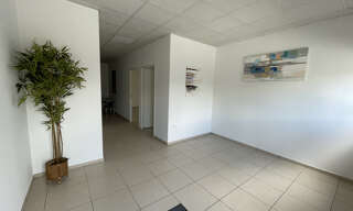 Commerce  57 m² à louer à Baie-Mahault (97122)