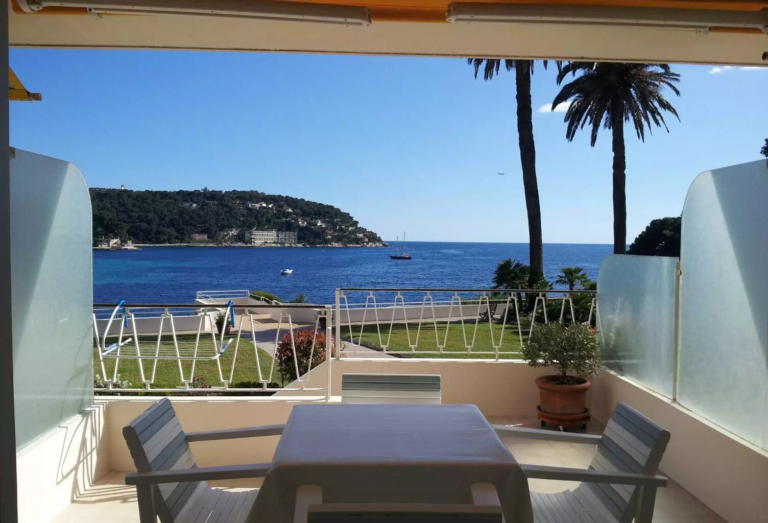 Grand studio bénéficiant d'une magnifique vue mer — photo 1
