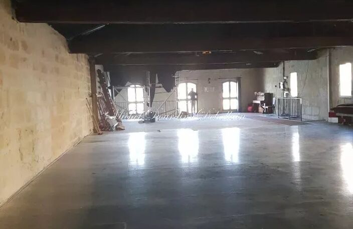 Arles, , batiment Henri IV de caractere 520 m2 — photo 4