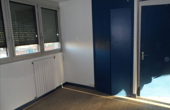A LOUER - Appartement — photo 4